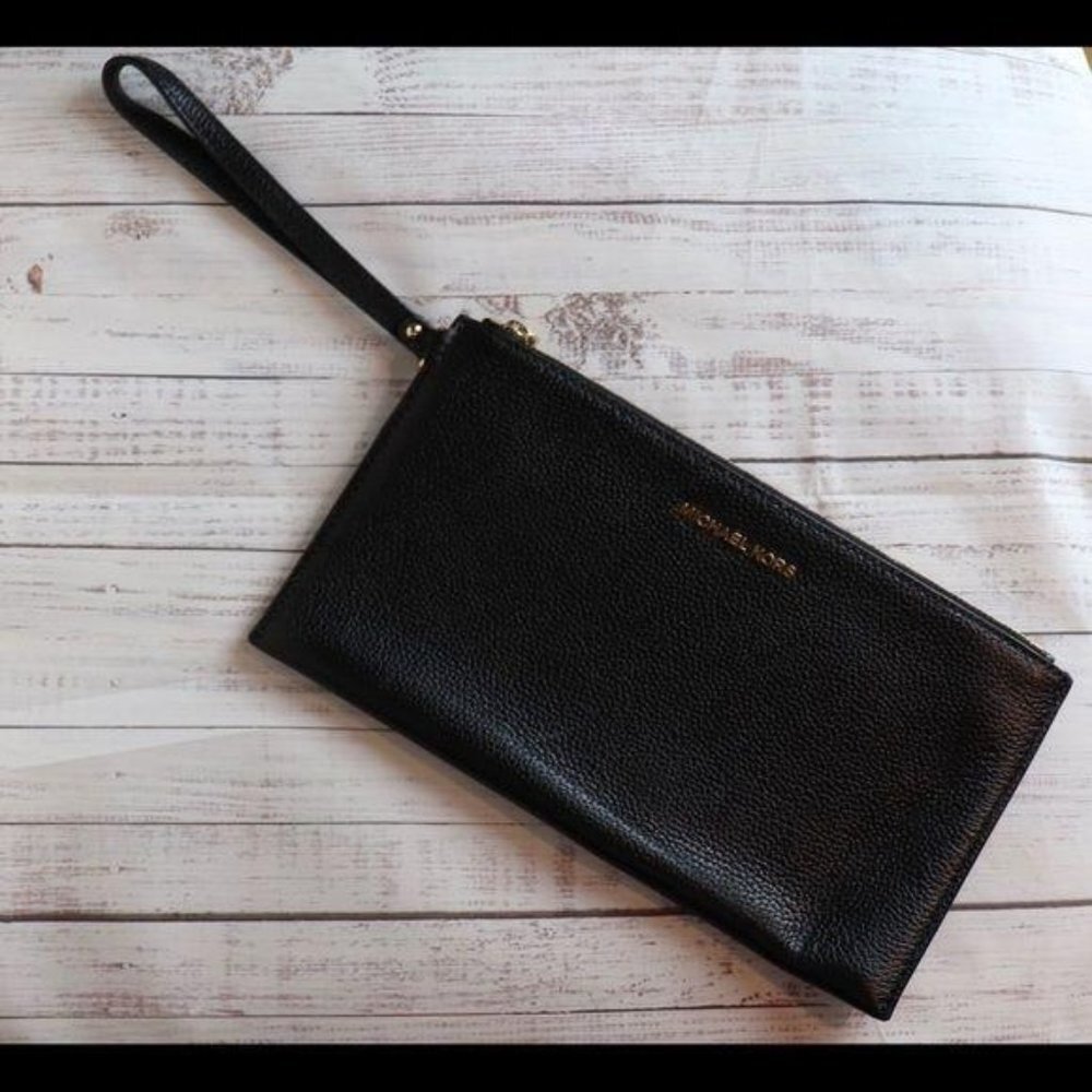 Michael Kors Large Wristlet Leather